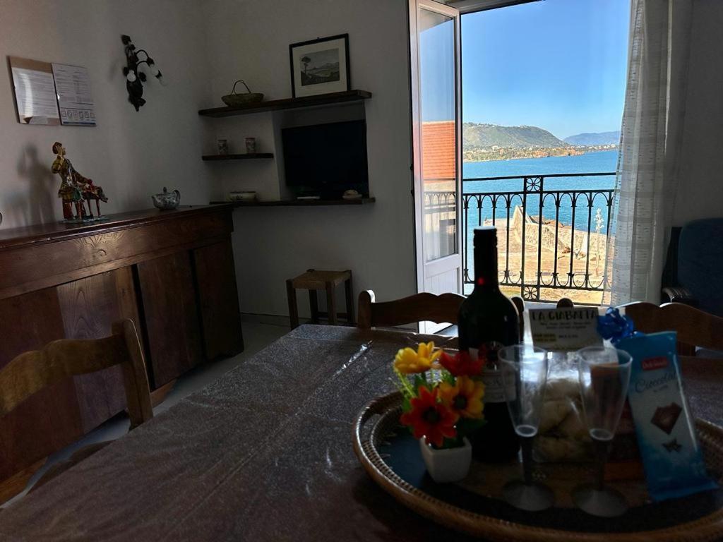 Molo Sea View Apartment Чефалу Экстерьер фото